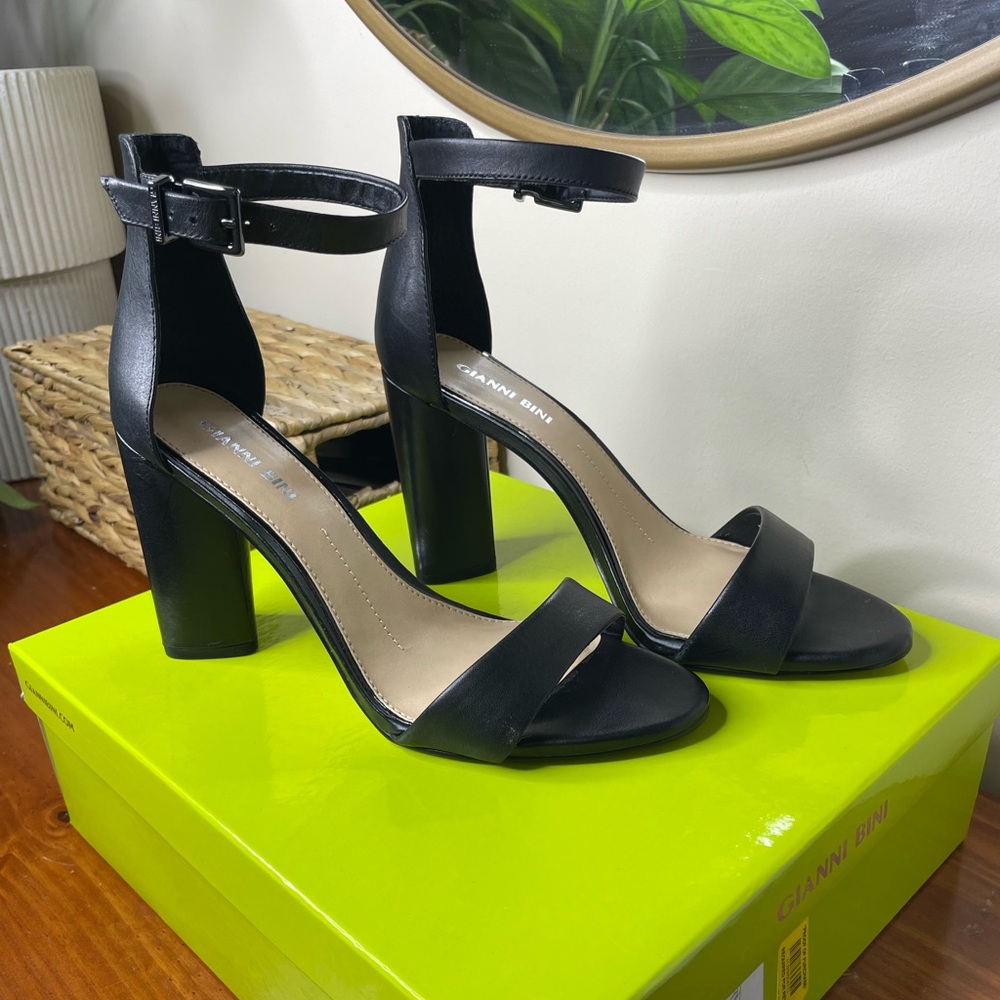 Gianni Bini Leather Black Heels